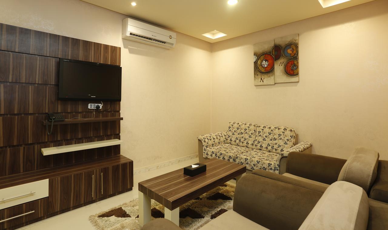 El Tawfiq Furnished Suites Malaz Riaad Buitenkant foto